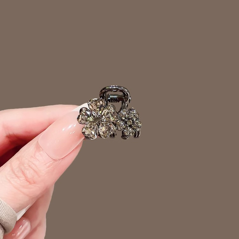 Exquisite Rhinestone Flower Sm - Hi Tech Accessories recension och pris
