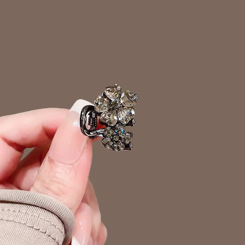Exquisite Rhinestone Flower Sm - Hi Tech Accessories recension och pris