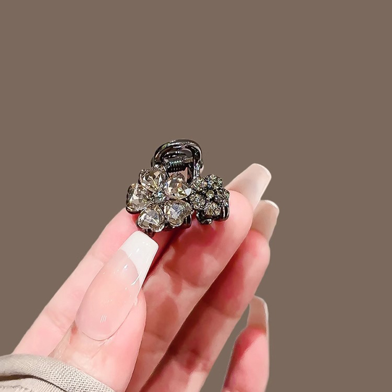 Exquisite Rhinestone Flower Sm - Hi Tech Accessories recension och pris